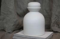 Notary, cerámica simple y blanca